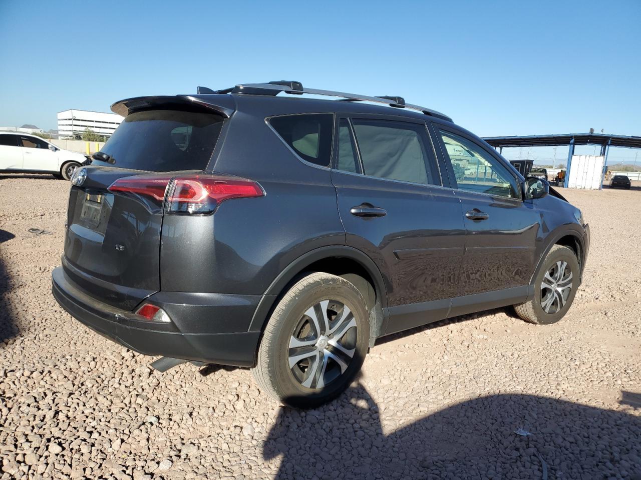 2017 TOYOTA RAV4 LE - Фото 3