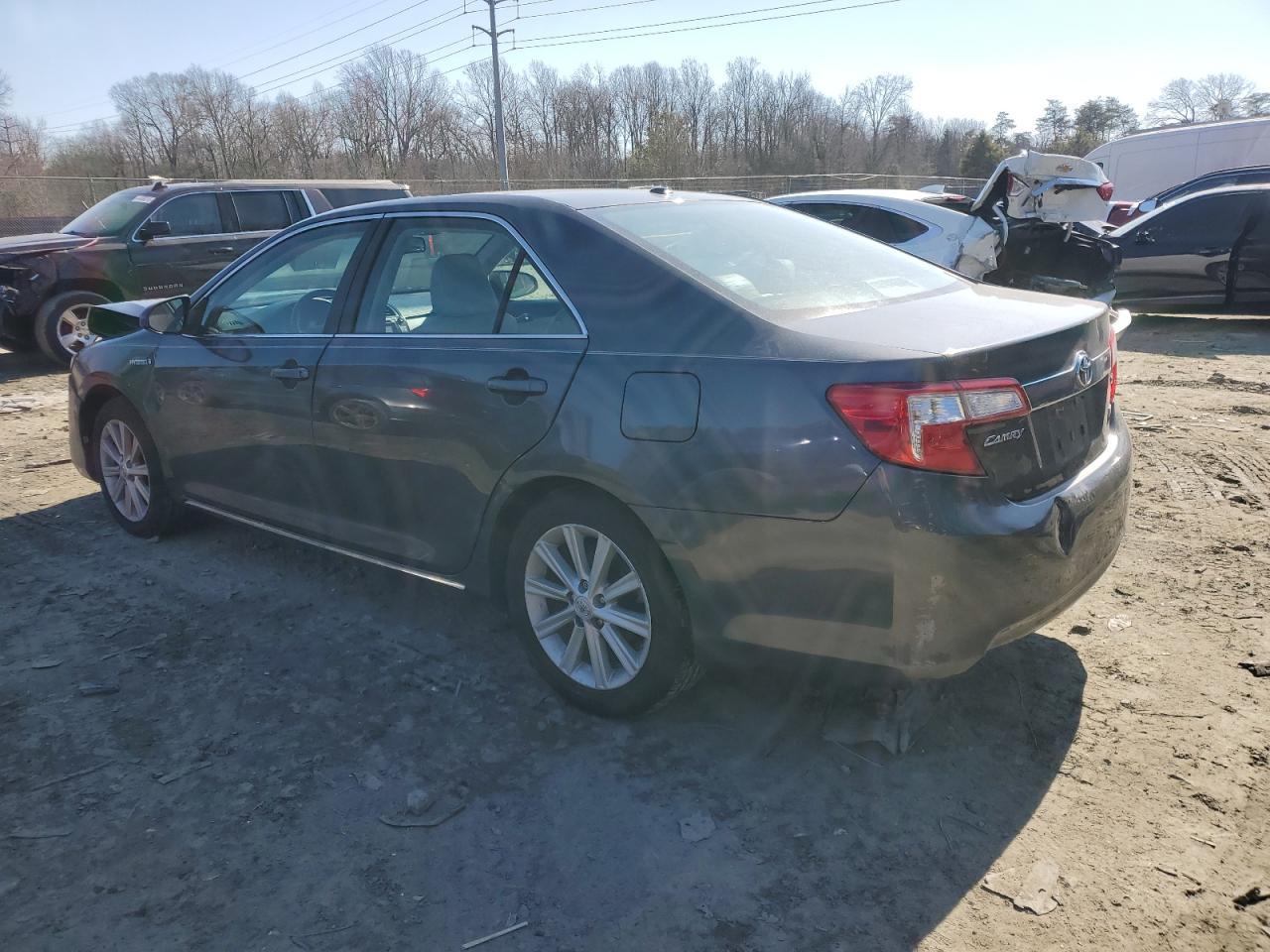 2012 TOYOTA CAMRY HYBR - Фото 2