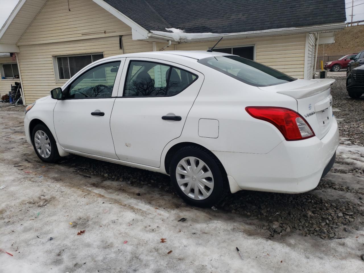 2016 NISSAN VERSA S - Фото 2