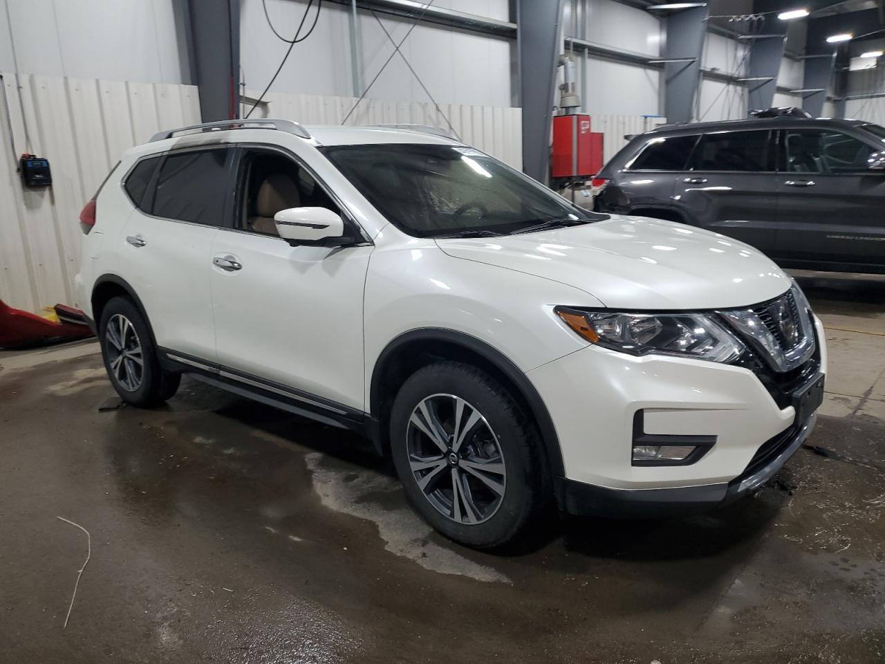 2017 NISSAN ROGUE SV - Фото 4