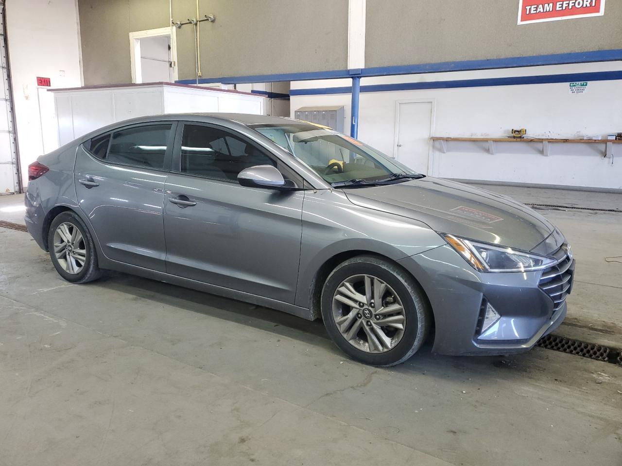 2019 HYUNDAI ELANTRA SE - Фото 4