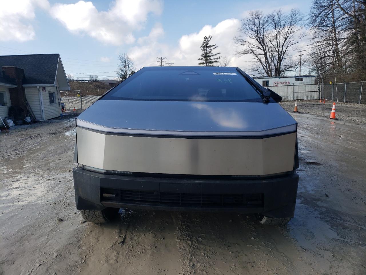 2024 TESLA CYBERTRUCK - Фото 5