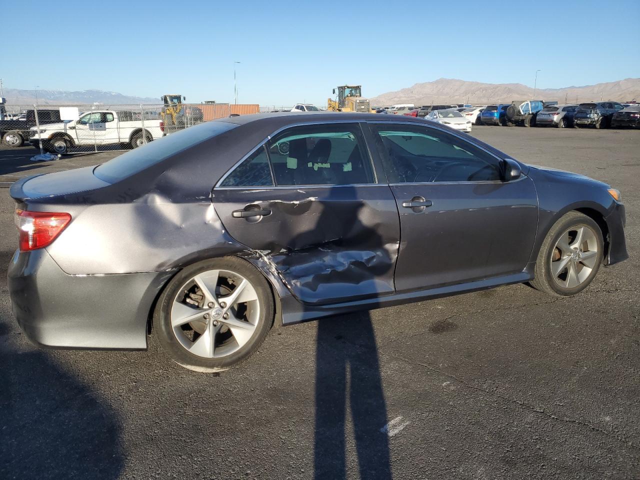 2014 TOYOTA CAMRY L - Фото 3