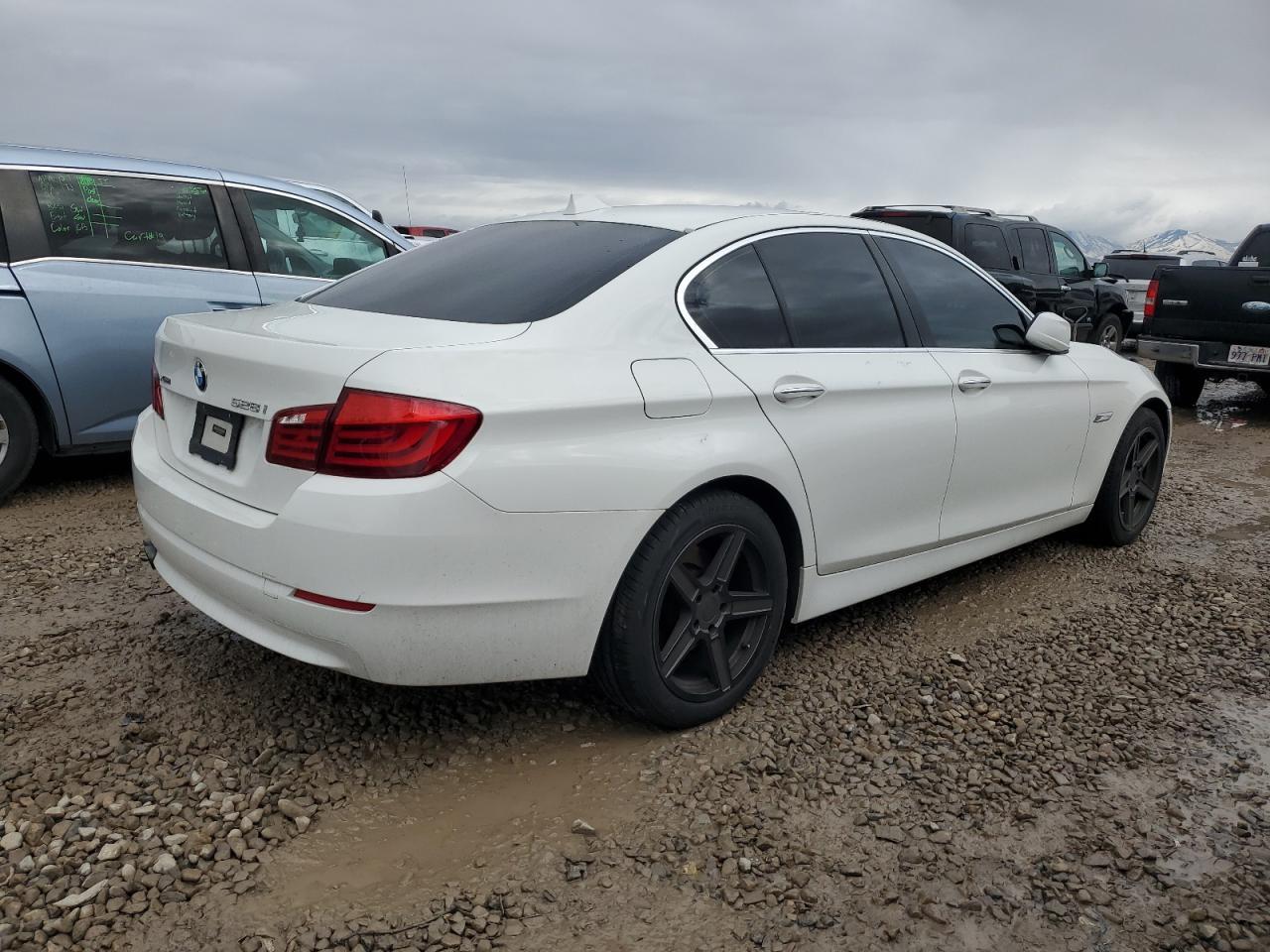 2013 BMW 528 XI - Image 3