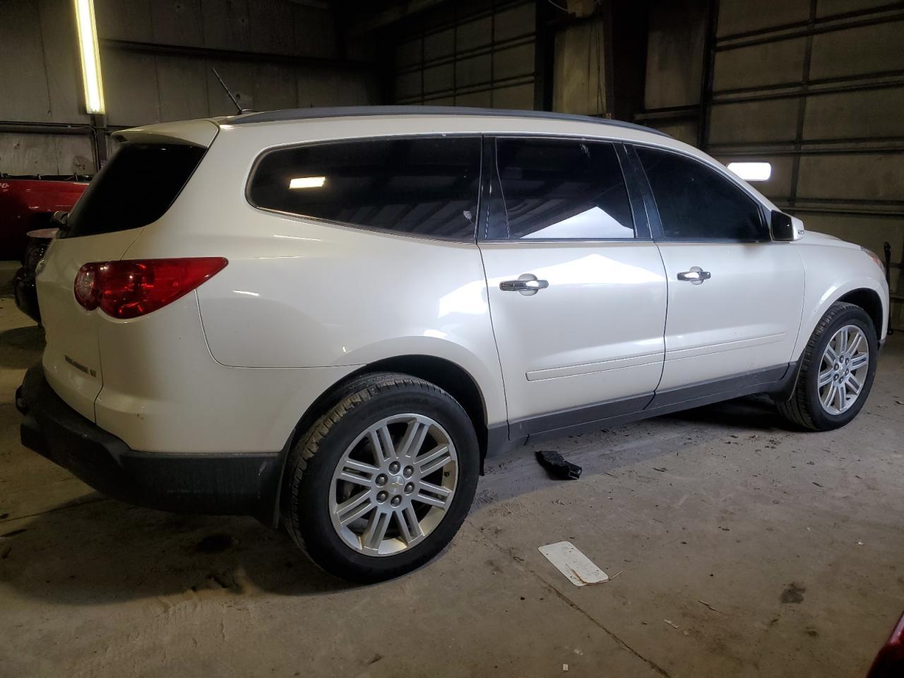 2011 CHEVROLET TRAVERSE L - Image 3