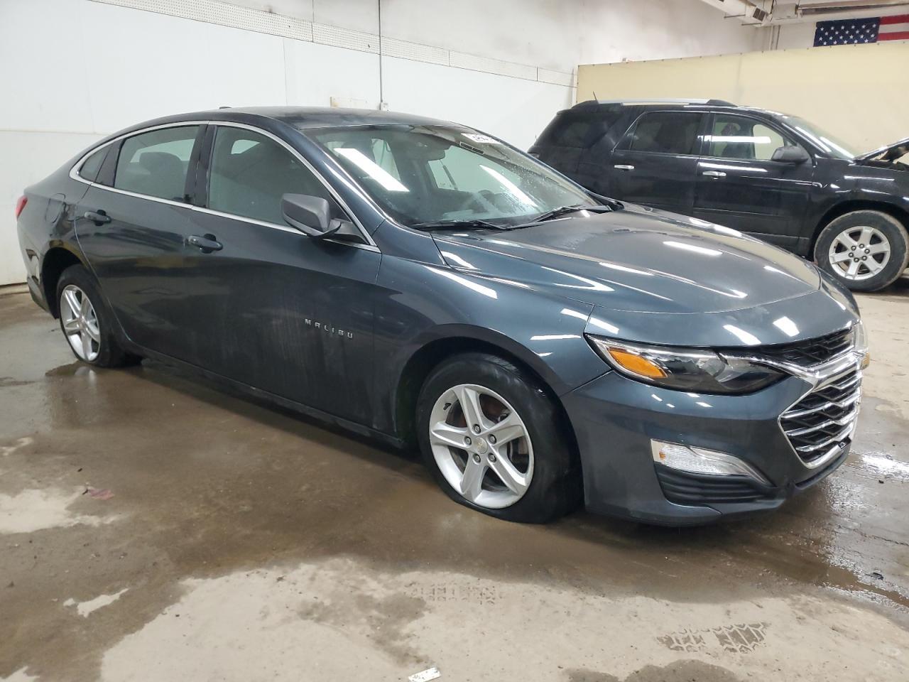 2019 CHEVROLET MALIBU LS - Фото 4