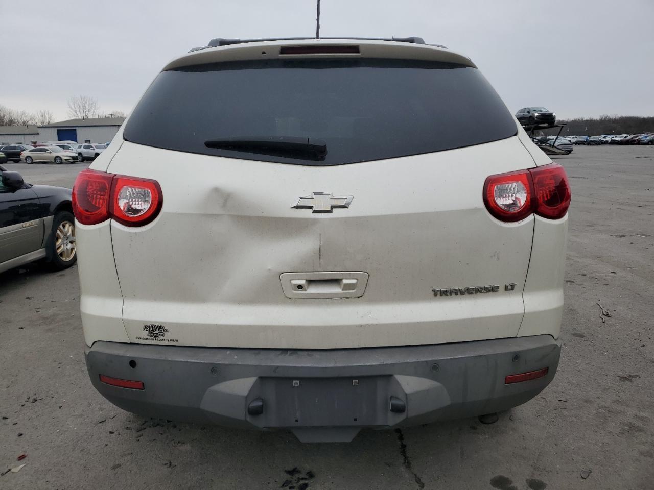 2011 CHEVROLET TRAVERSE L - Фото 6