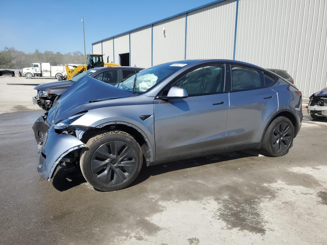 2025 TESLA MODEL Y