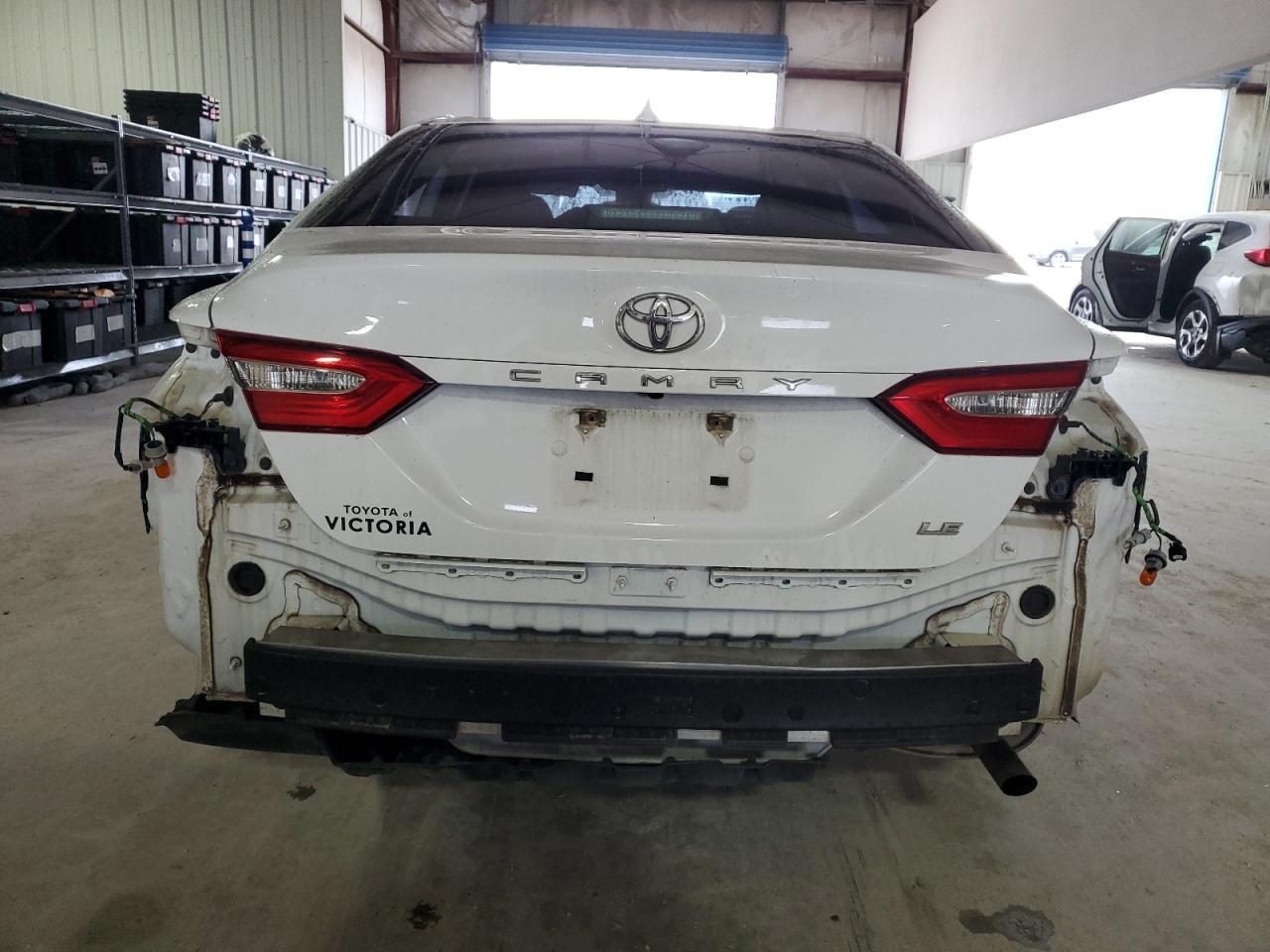 2020 TOYOTA CAMRY LE - Фото 6