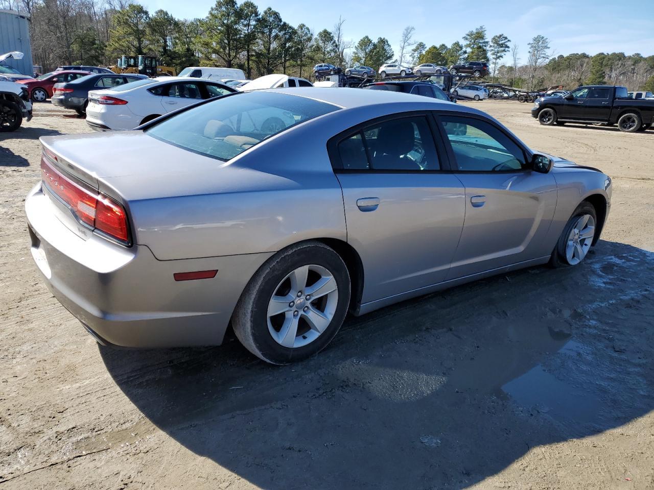 2014 DODGE CHARGER SE - Image 3