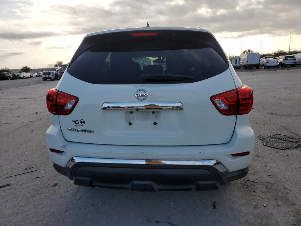 2017 NISSAN PATHFINDER - Image 6
