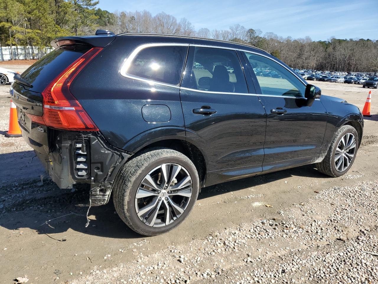 2022 VOLVO XC60 B5 MO - Фото 3