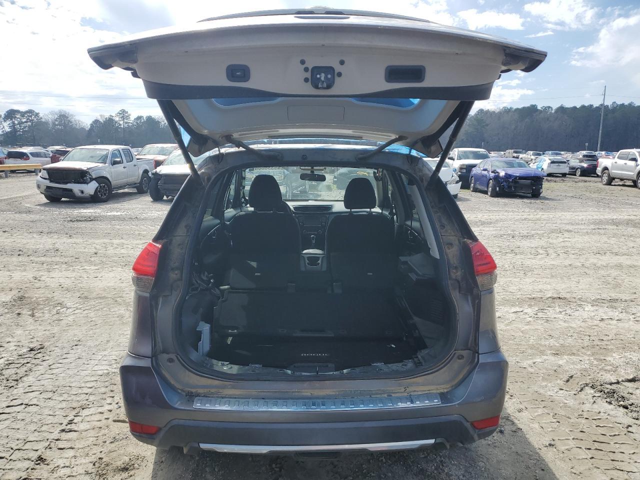 2017 NISSAN ROGUE S - Image 6