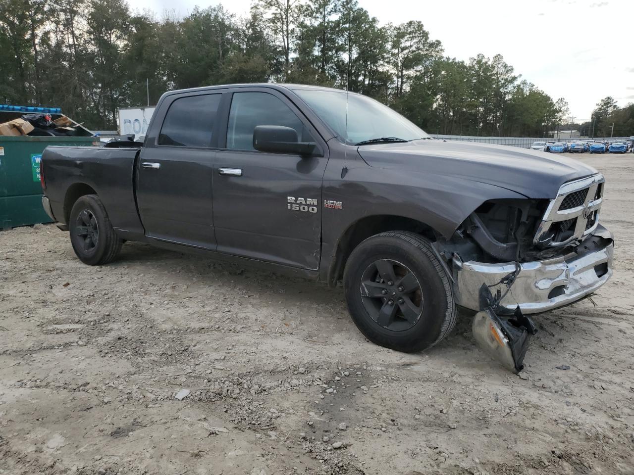 2017 RAM 1500 SLT - Фото 4
