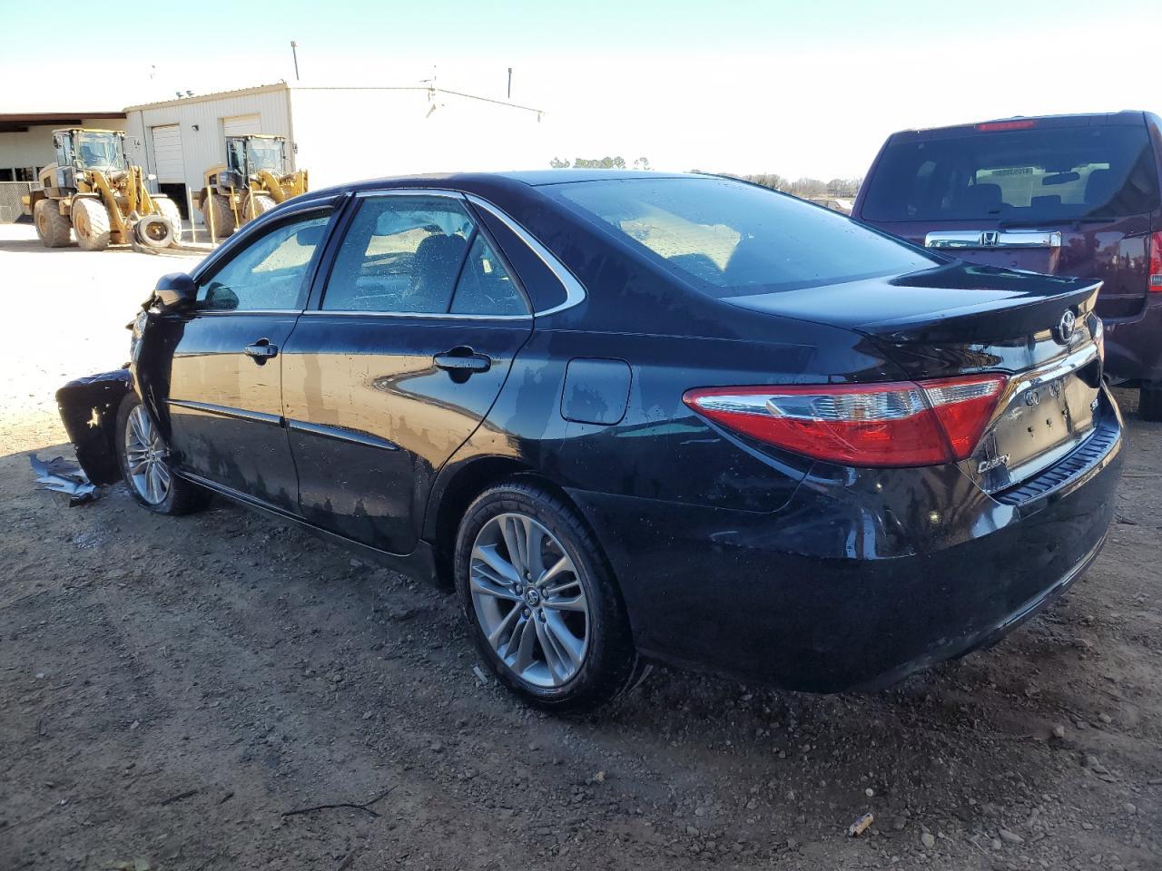 2017 TOYOTA CAMRY LE - Фото 2