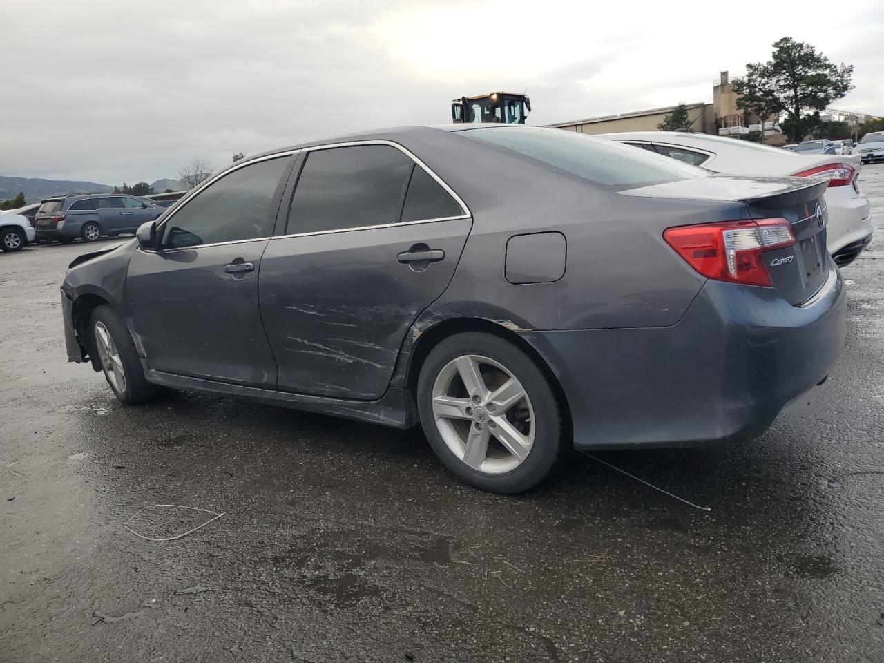 2013 TOYOTA CAMRY L - Фото 2