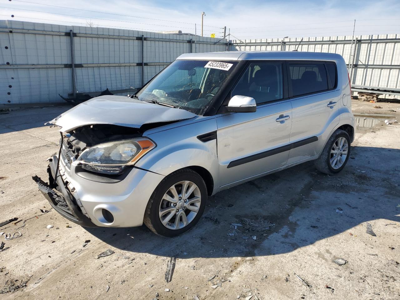 2013 KIA SOUL +