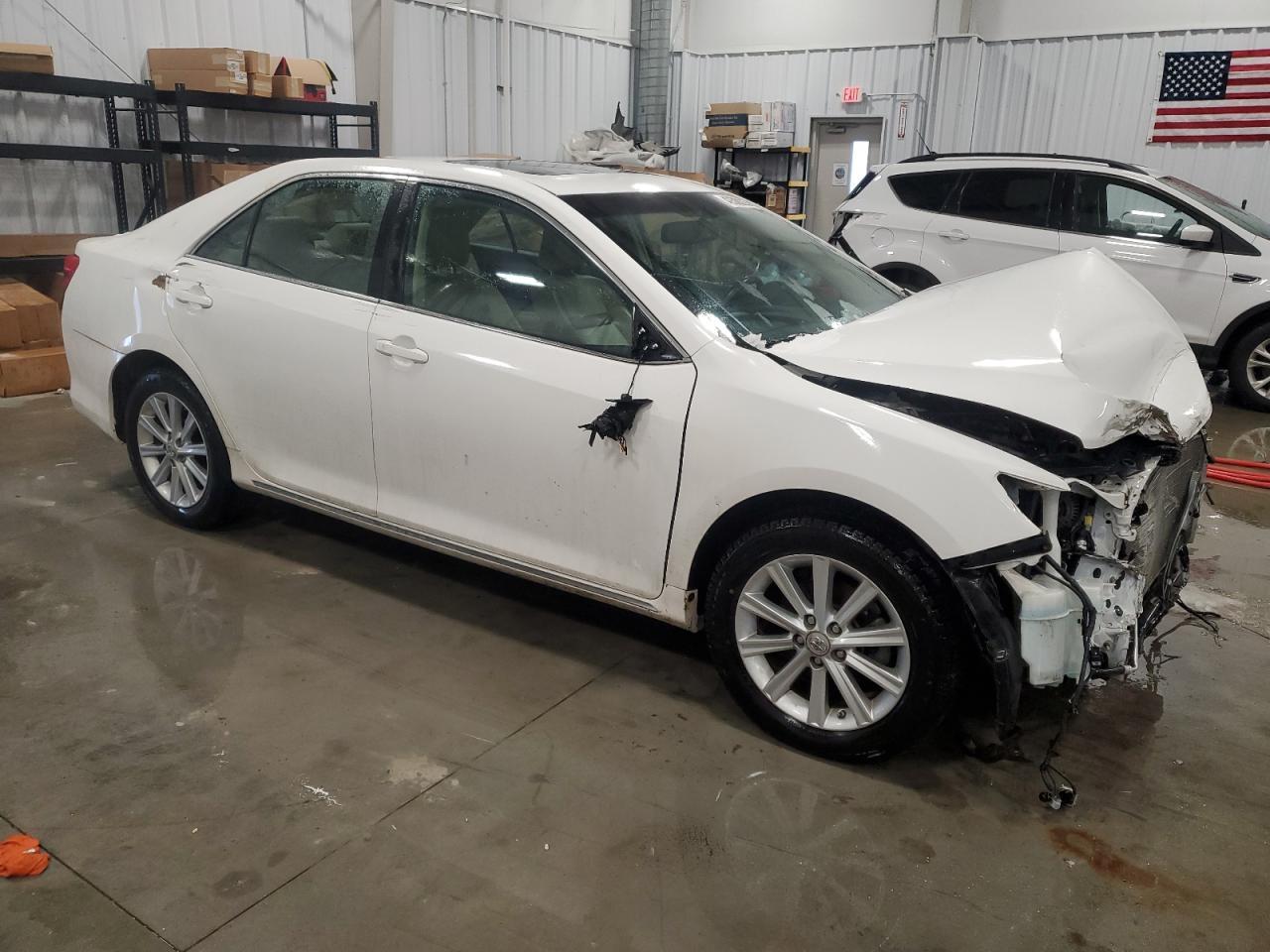 2014 TOYOTA CAMRY L - Фото 4