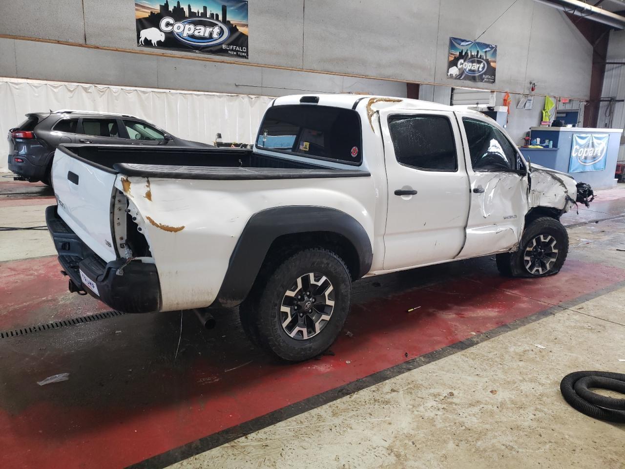 2014 TOYOTA TACOMA DOU - Фото 3