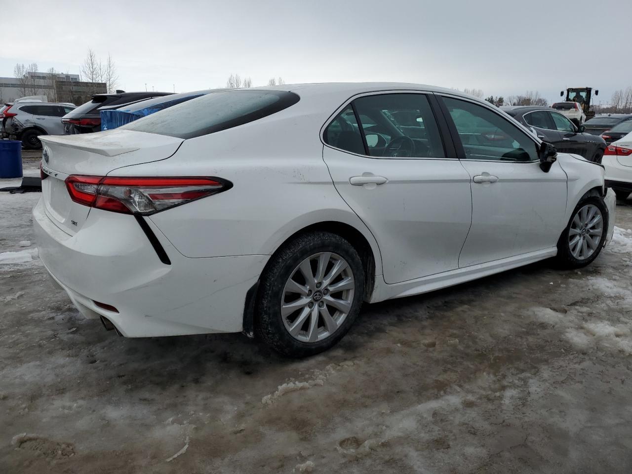 2018 TOYOTA CAMRY L - Фото 3