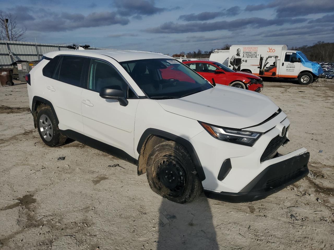 2023 TOYOTA RAV4 LE - Фото 4