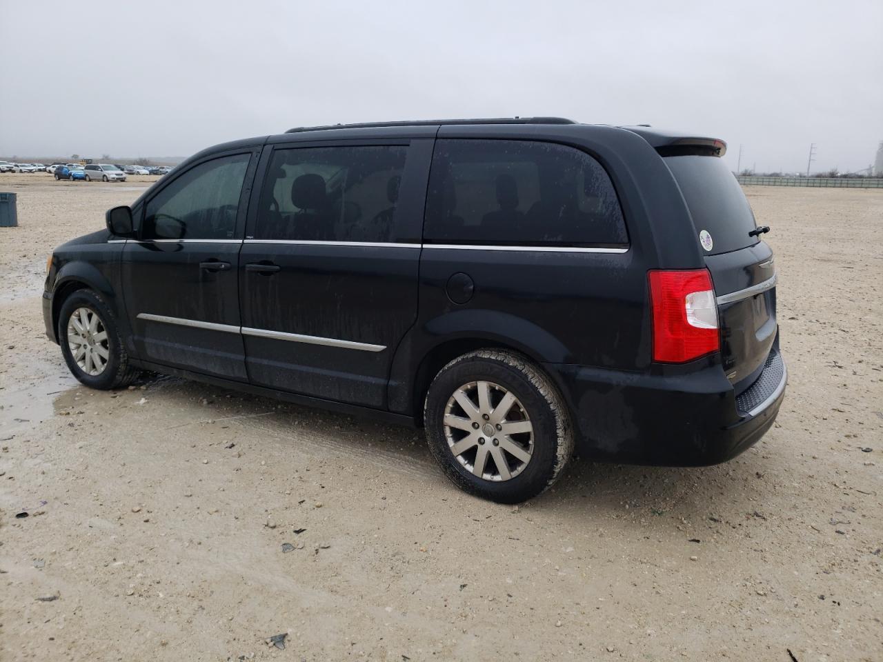 2014 CHRYSLER TOWN & COU - Image 2