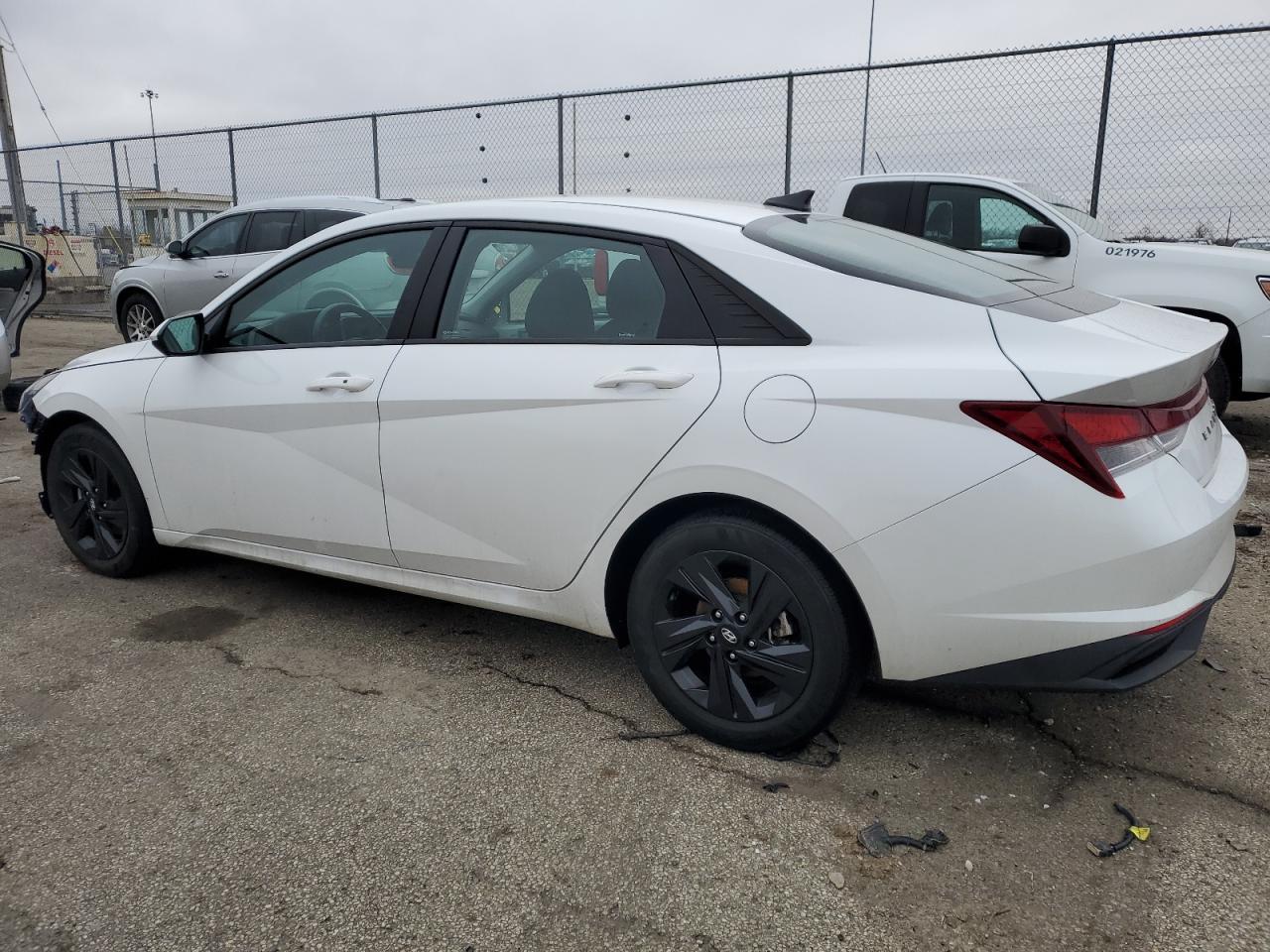 2022 HYUNDAI ELANTRA SE - Фото 2