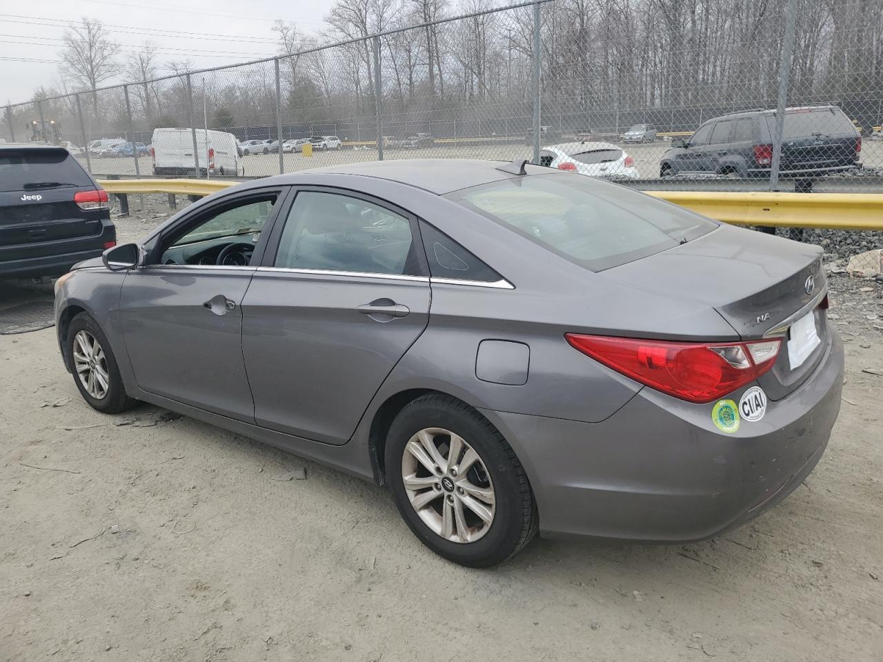 2011 HYUNDAI SONATA GLS - Image 2