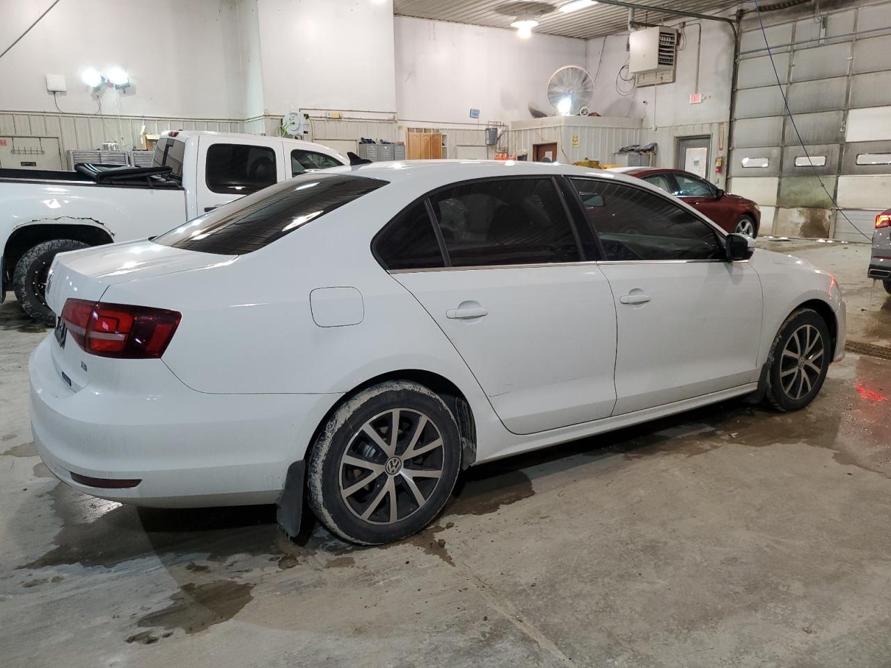 2017 VOLKSWAGEN JETTA SE - Image 3