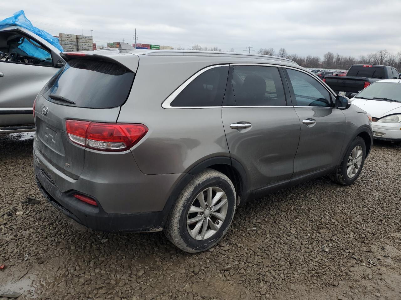 2017 KIA SORENTO LX - Image 3