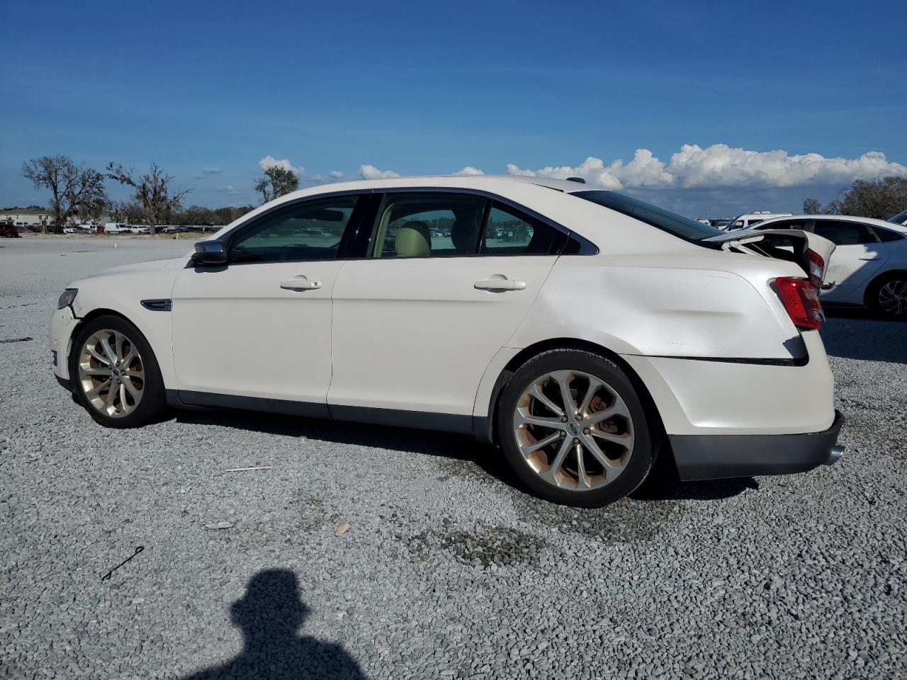 2018 FORD TAURUS LIM - Image 2