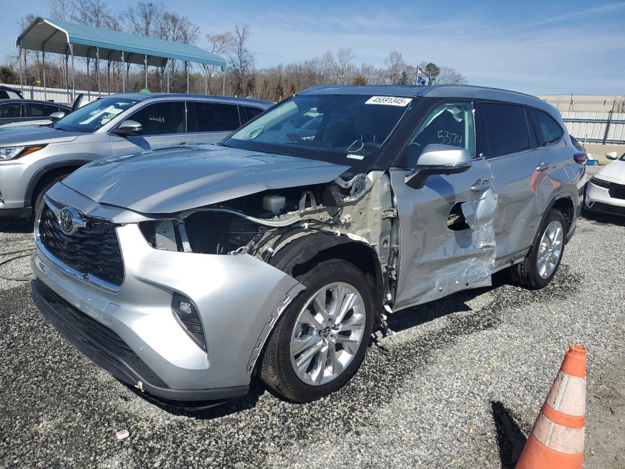 2024 TOYOTA HIGHLANDER