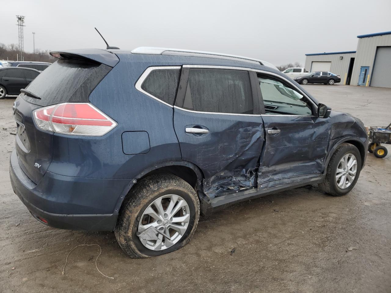 2015 NISSAN ROGUE S - Фото 3