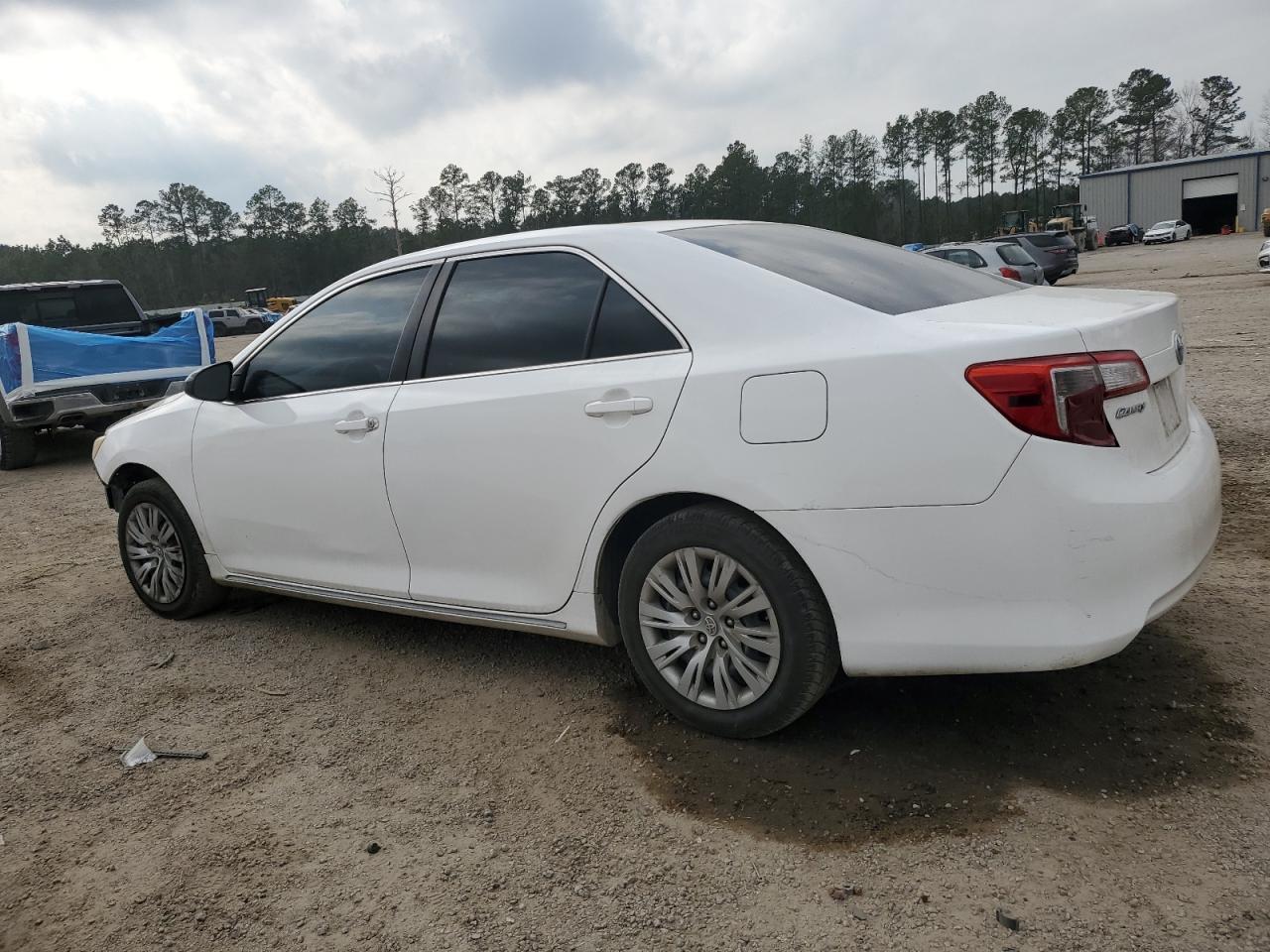 2014 TOYOTA CAMRY L - Image 2