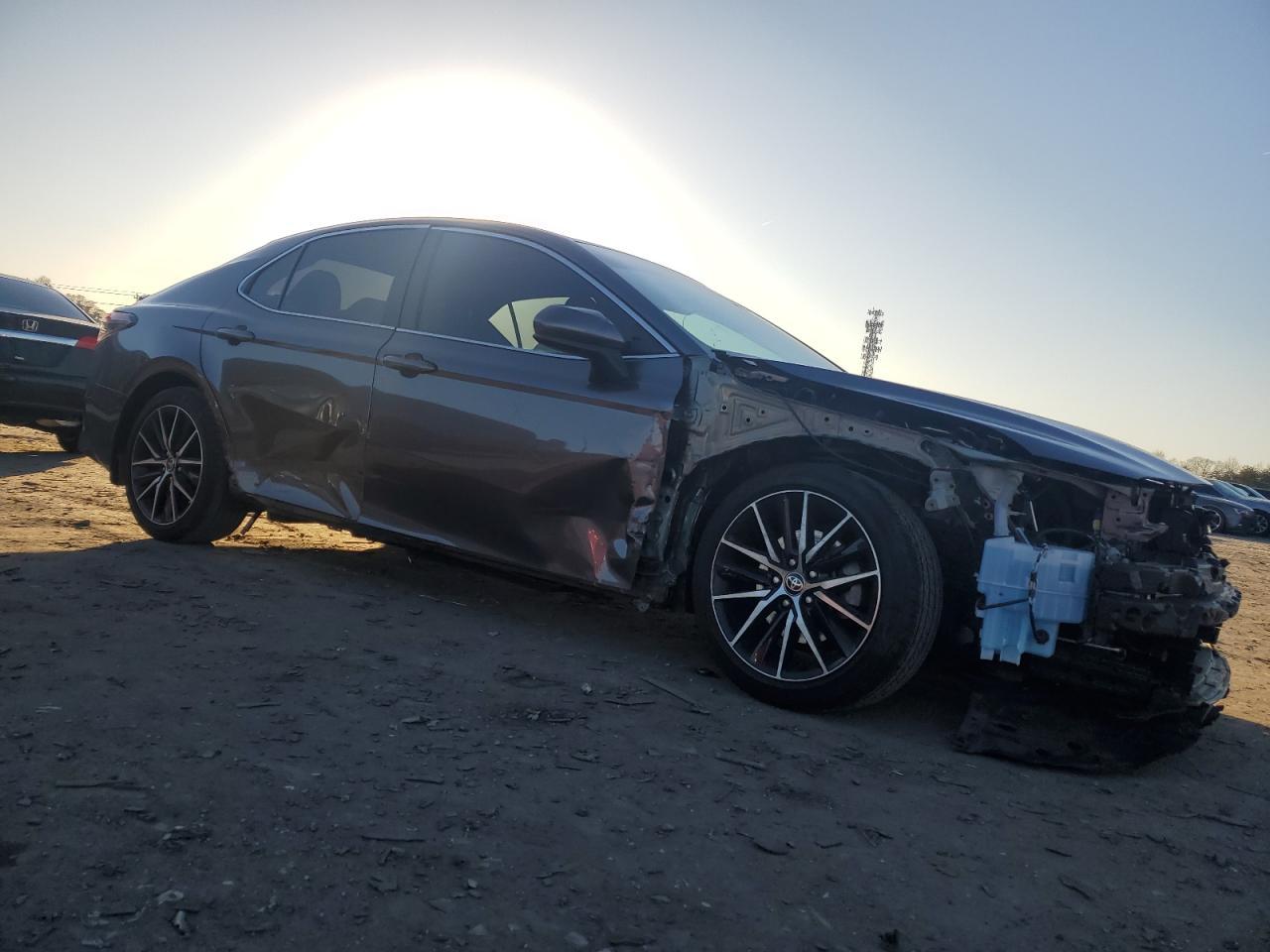 2021 TOYOTA CAMRY SE - Фото 4
