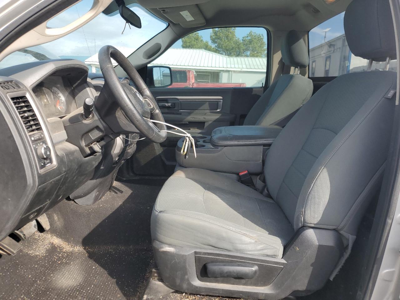 2014 RAM 1500 ST - Image 7