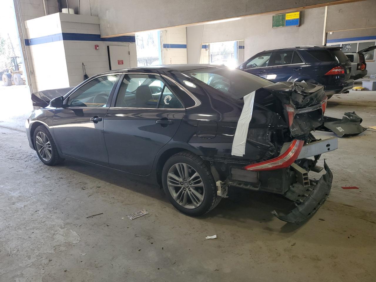 2016 TOYOTA CAMRY LE - Фото 2