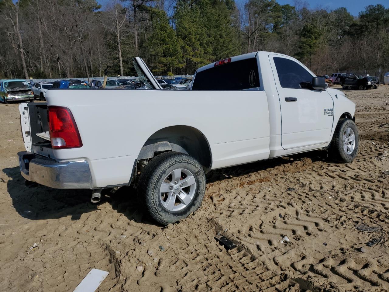 2019 RAM 1500 CLASS - Фото 3