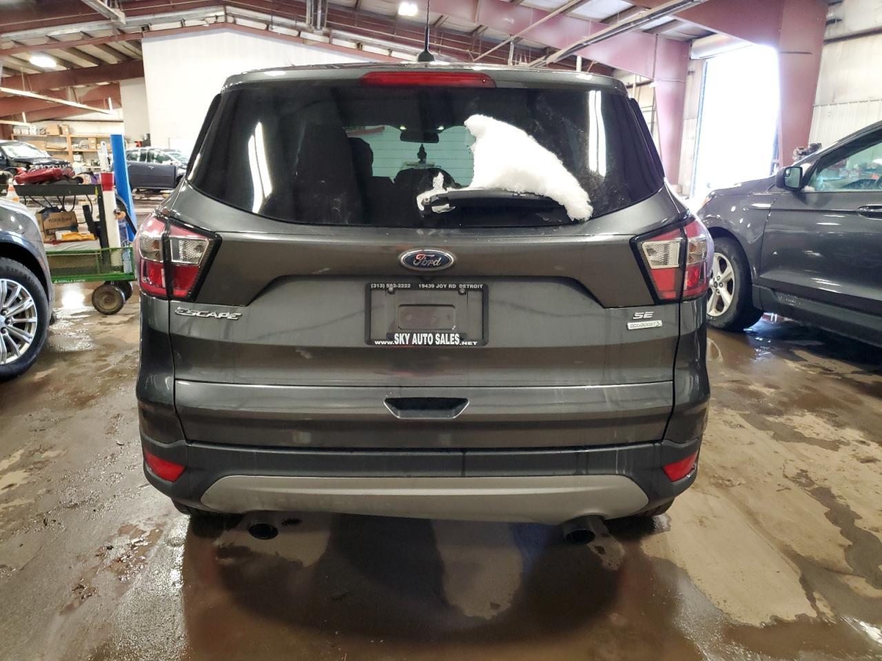 2017 FORD ESCAPE SE - Фото 6