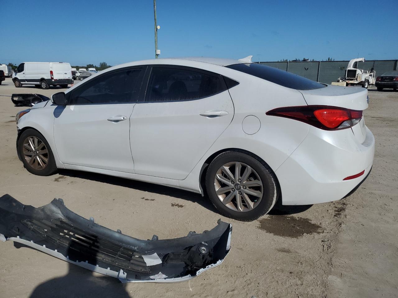 2015 HYUNDAI ELANTRA SE - Image 2