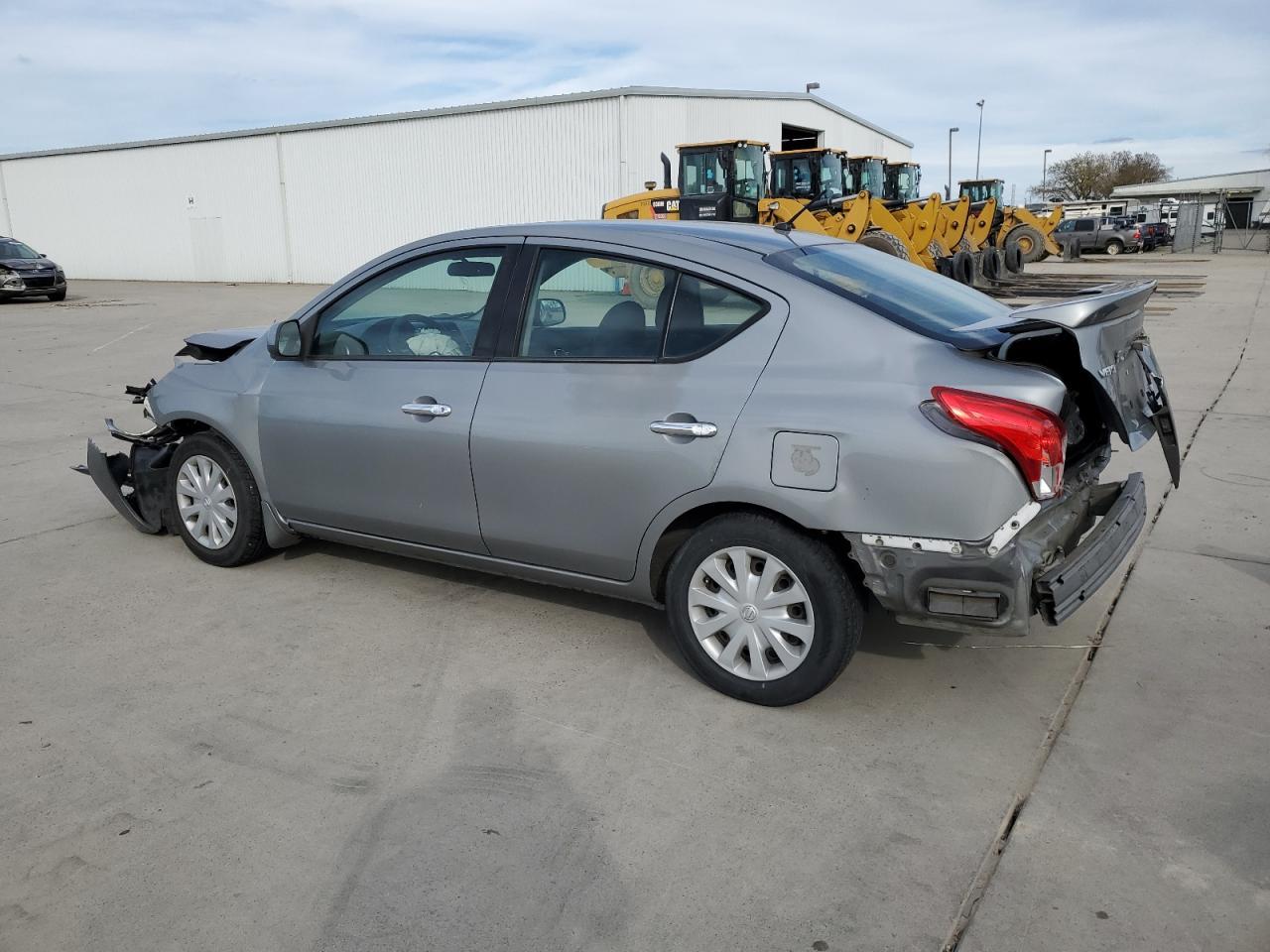 2014 NISSAN VERSA S - Фото 2
