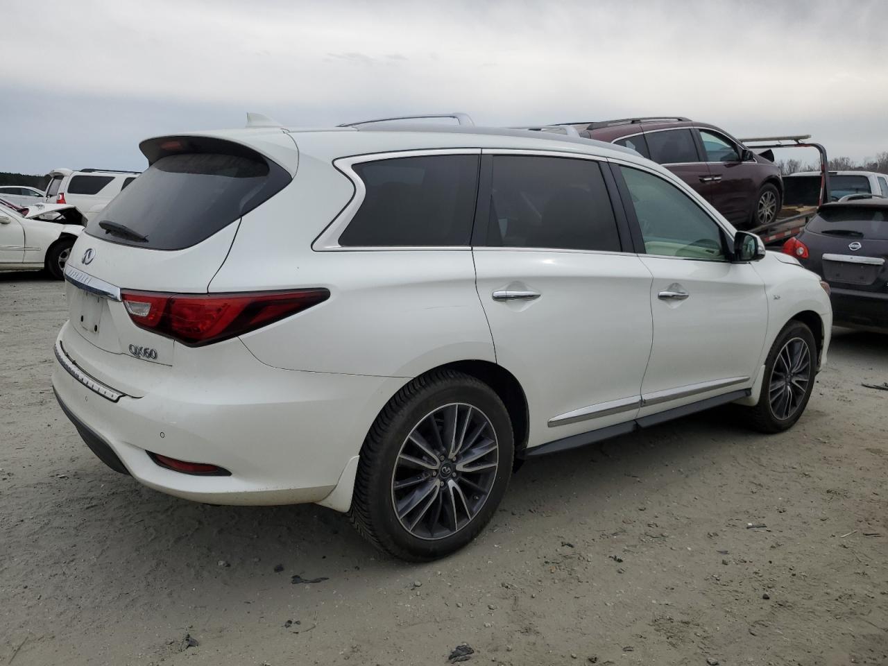 2016 INFINITI QX60 - Image 3