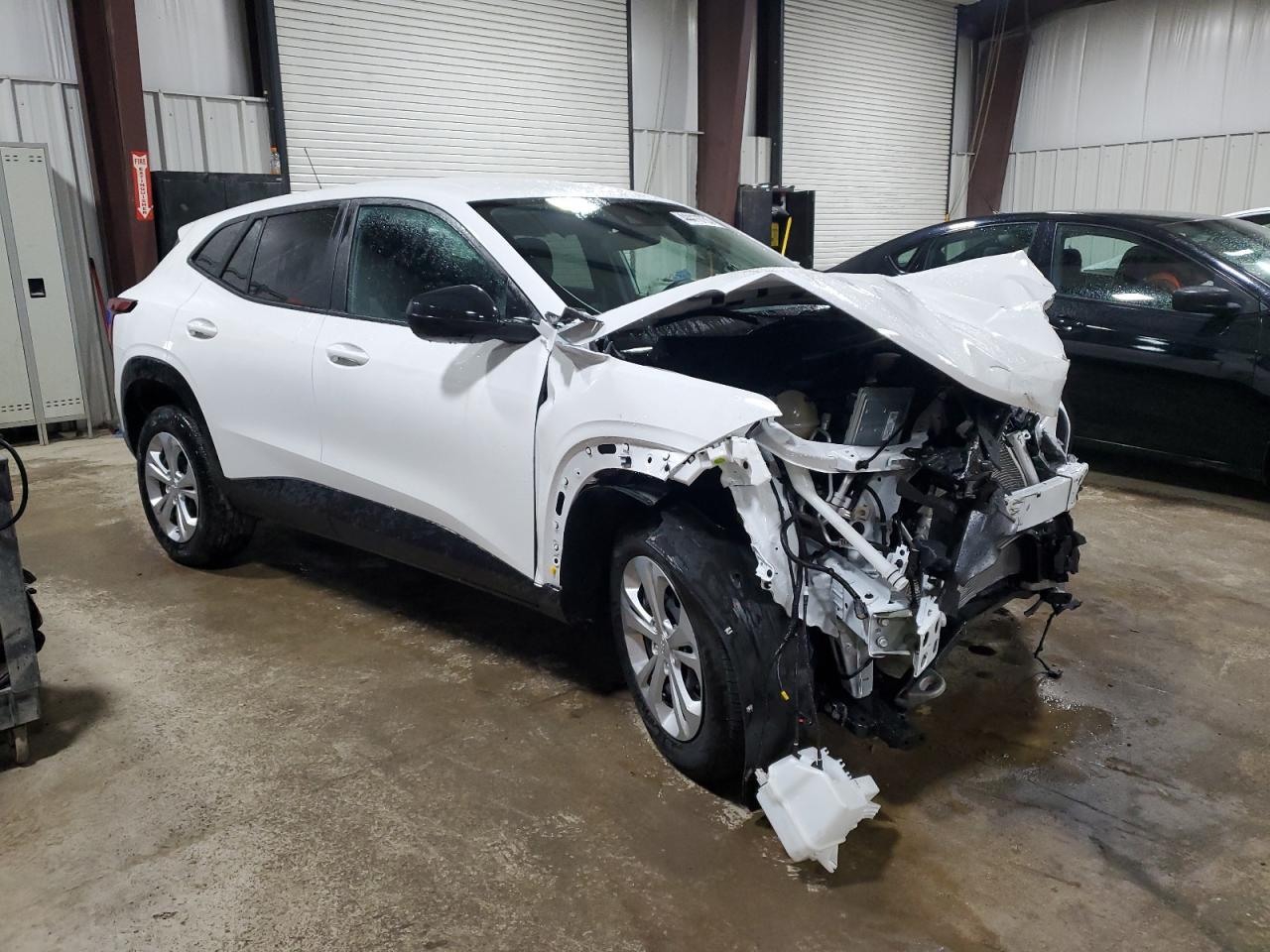 2024 CHEVROLET TRAX LS - Image 4
