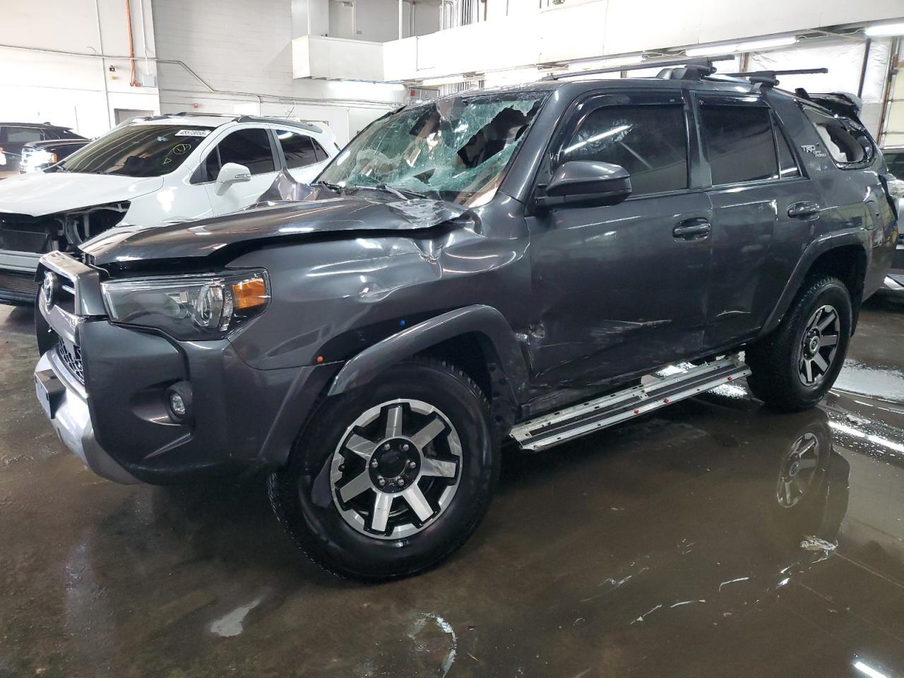 2022 TOYOTA 4RUNNER SR