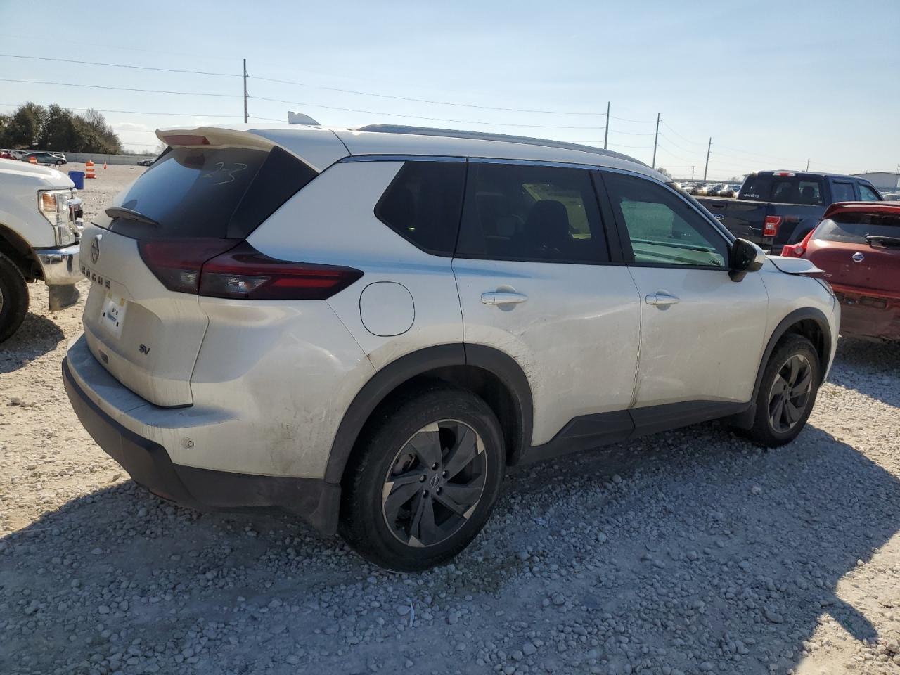 2024 NISSAN ROGUE SV - Image 3