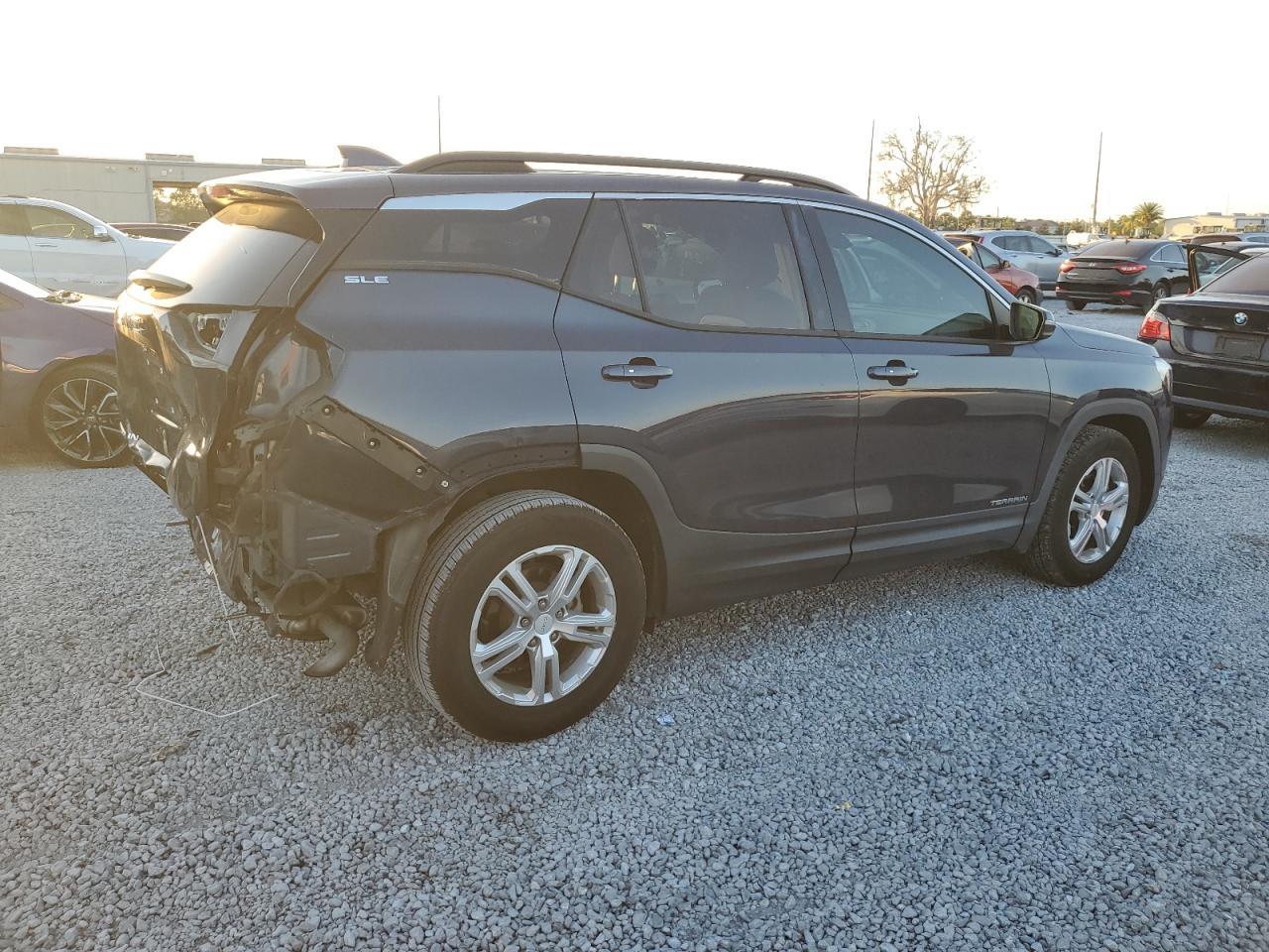 2019 GMC TERRAIN SL - Фото 3