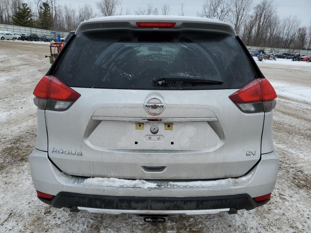 2017 NISSAN ROGUE S - Фото 6
