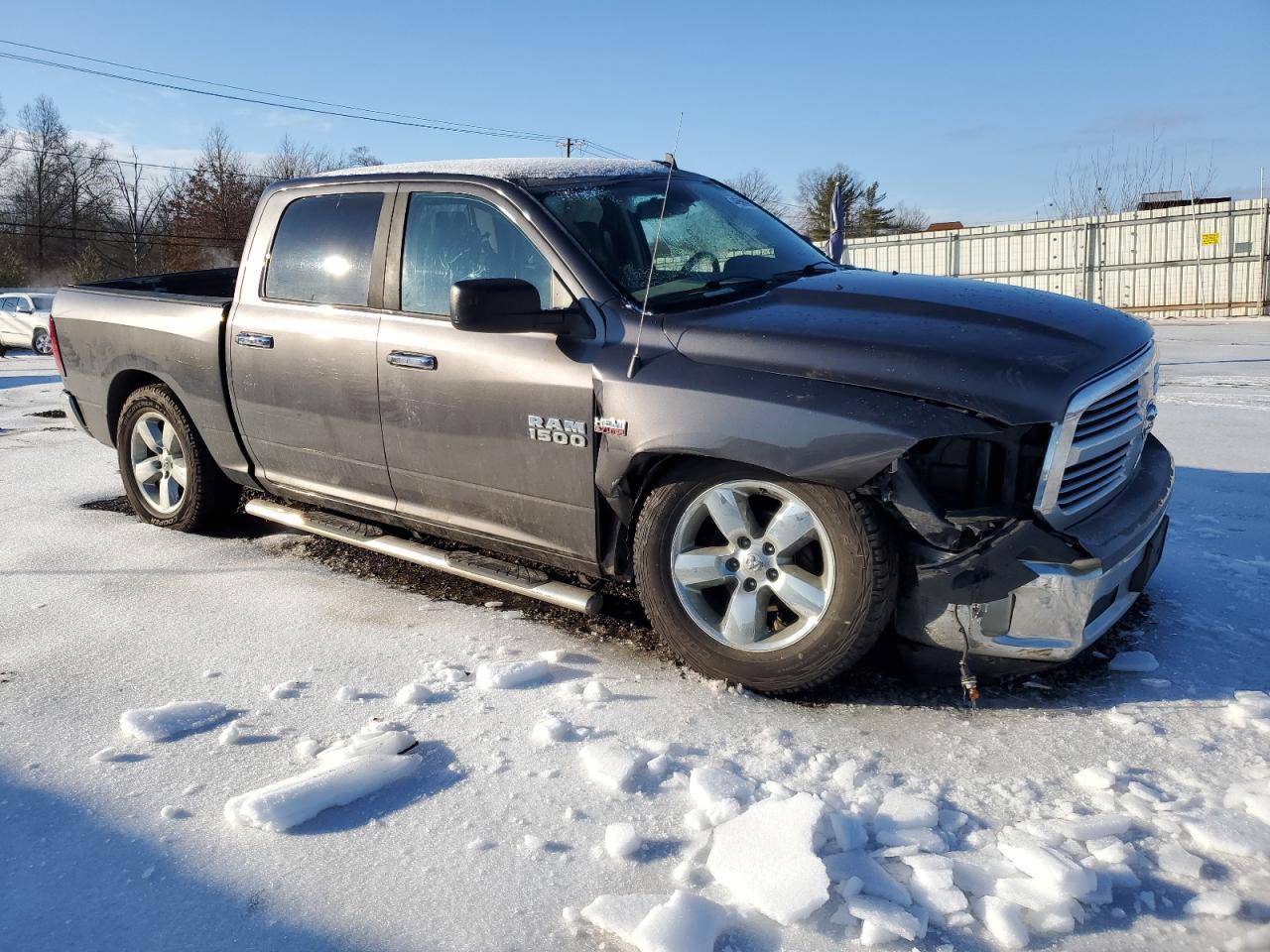 2015 RAM 1500 SLT - Image 4