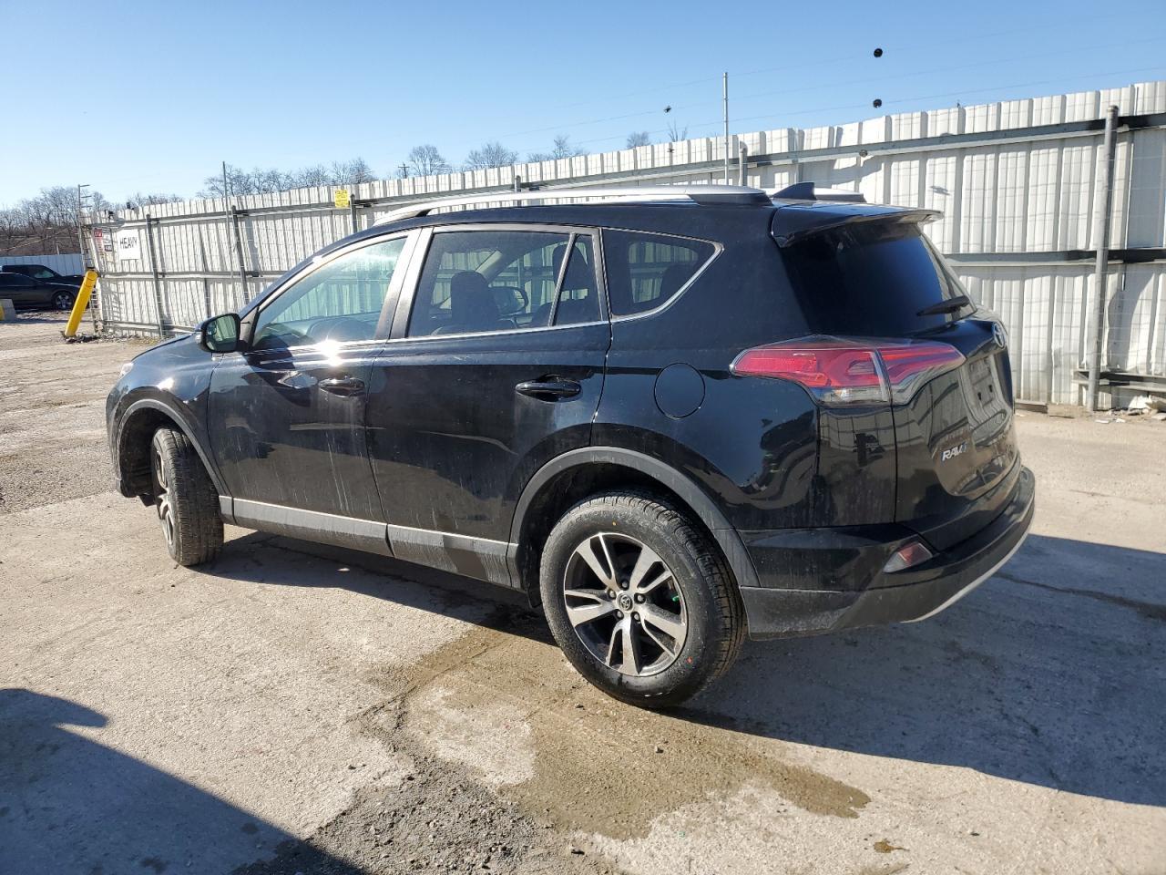 2016 TOYOTA RAV4 XLE - Image 2