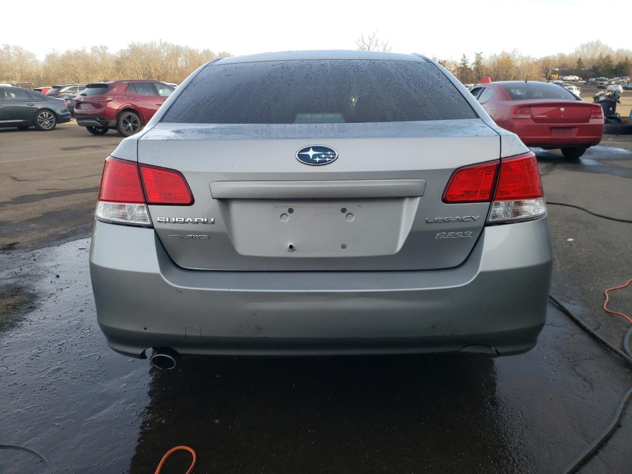 2011 SUBARU LEGACY 2.5 - Image 6
